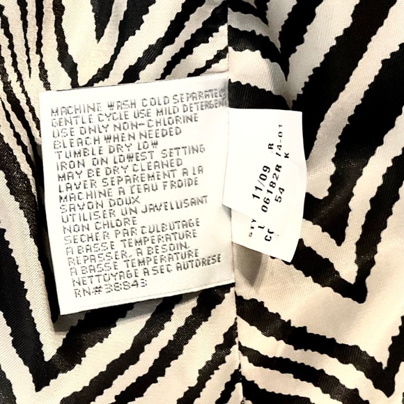 Classic Via Spiga Tailored Black Trench Coat - Like New Condition - Size L - Picture 8 of 9